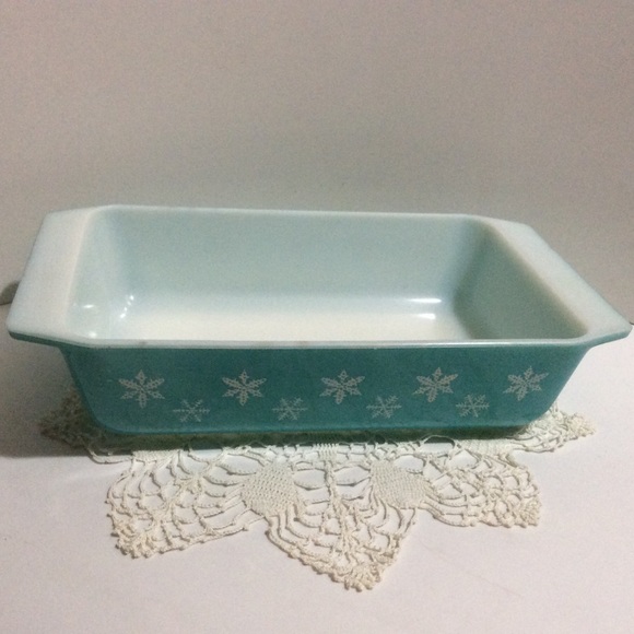 Rare Vintage Pyrex Snowflake turquoise baking dish - Picture 2 of 11